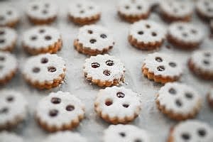 shallow focus photography of cookies